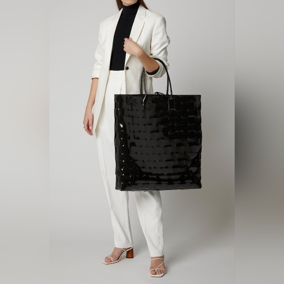 NWoT Bottega Veneta huge glossy leather tote in Bottega Dustbag - Picture 11 of 12